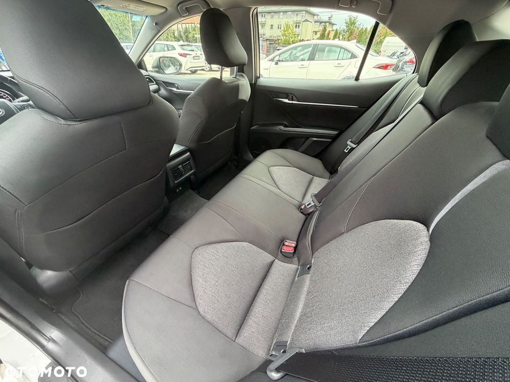 Toyota Camry 2.5 Hybrid Comfort CVT - 26