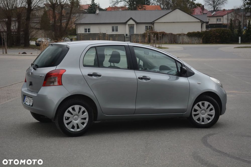 Toyota Yaris - 8