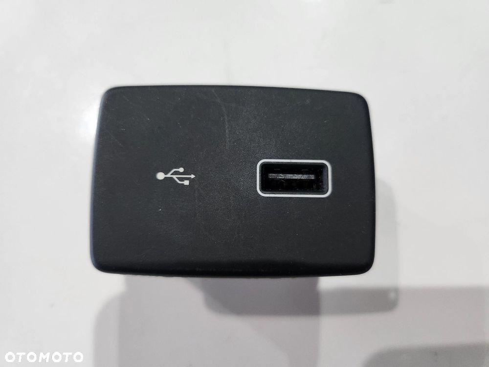 Gniazdo Panel USB Fiat Ducato III Citroen Jumper Peugeot Boxer 7356855900 - 1