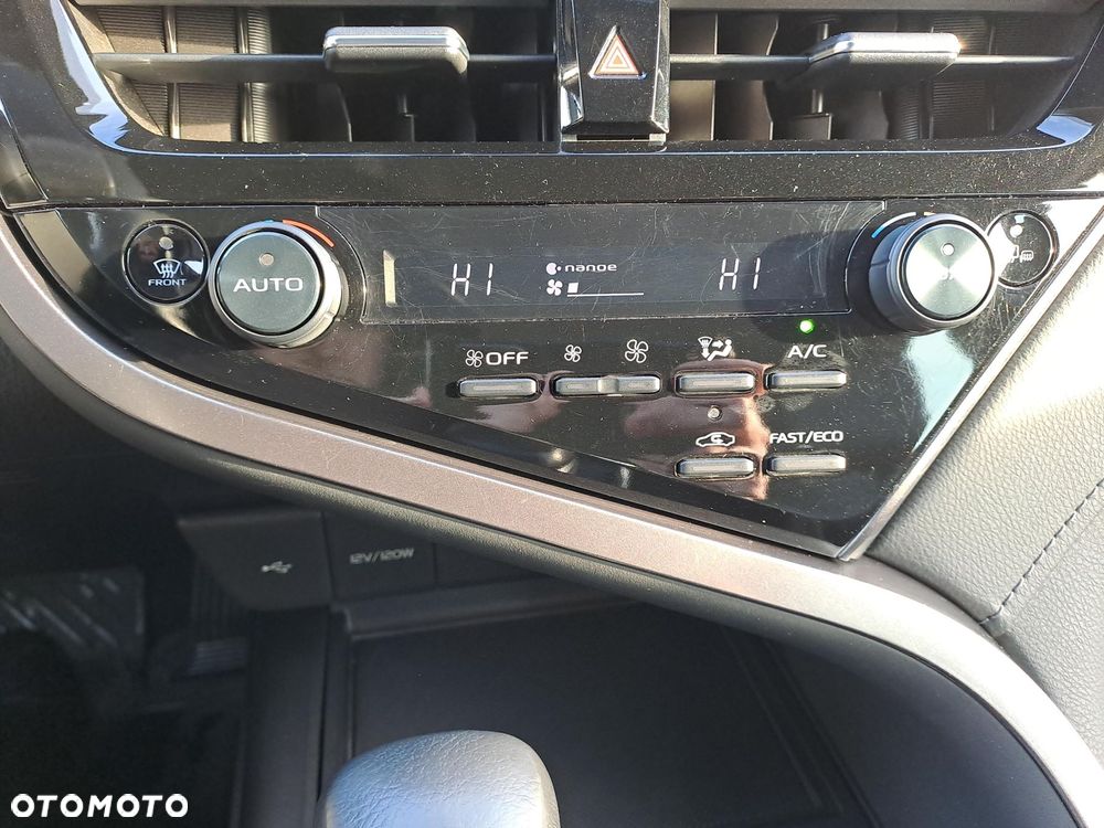 Toyota Camry 2.5 Hybrid Comfort CVT - 20