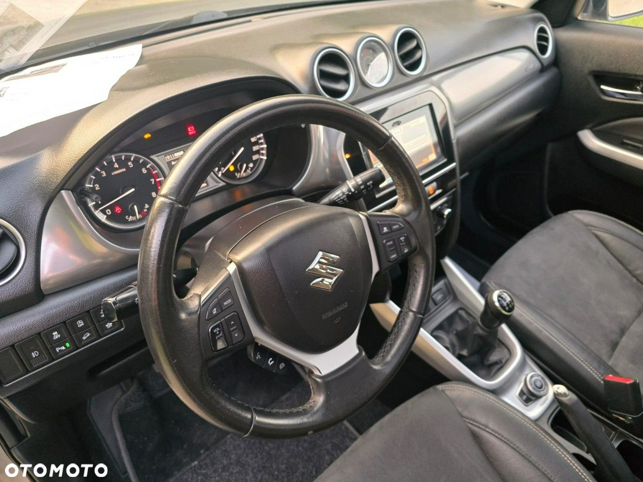 Suzuki Vitara - 32