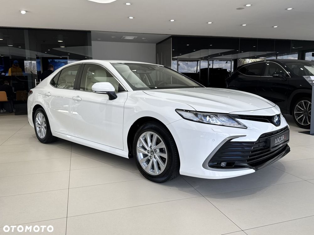 Toyota Camry - 6