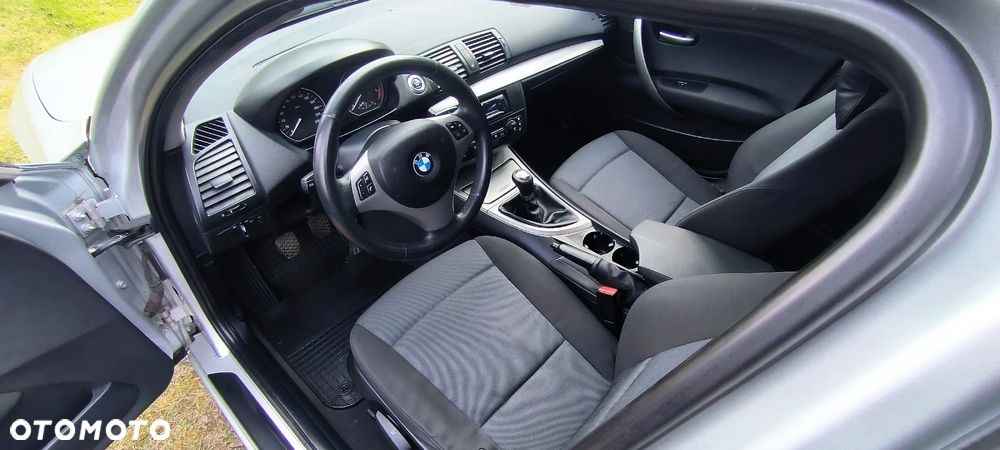BMW Seria 1 120d - 8