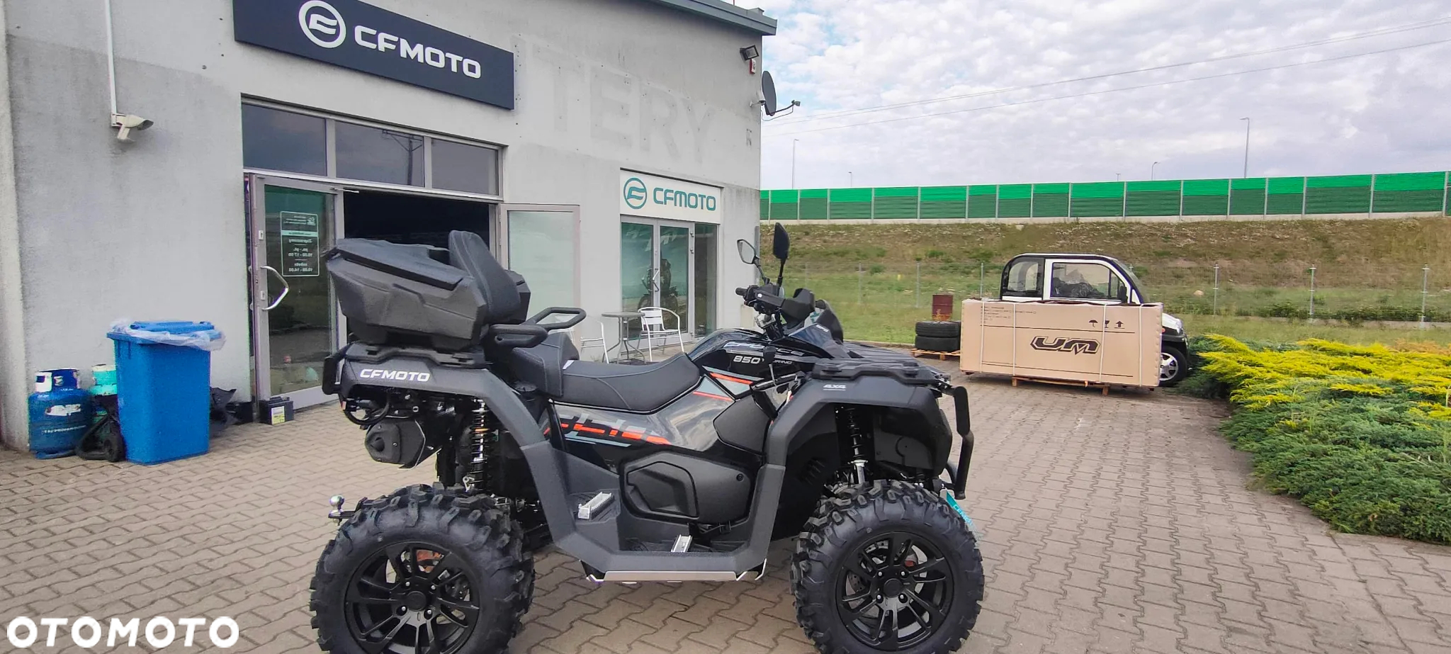 CFMoto CForce - 17