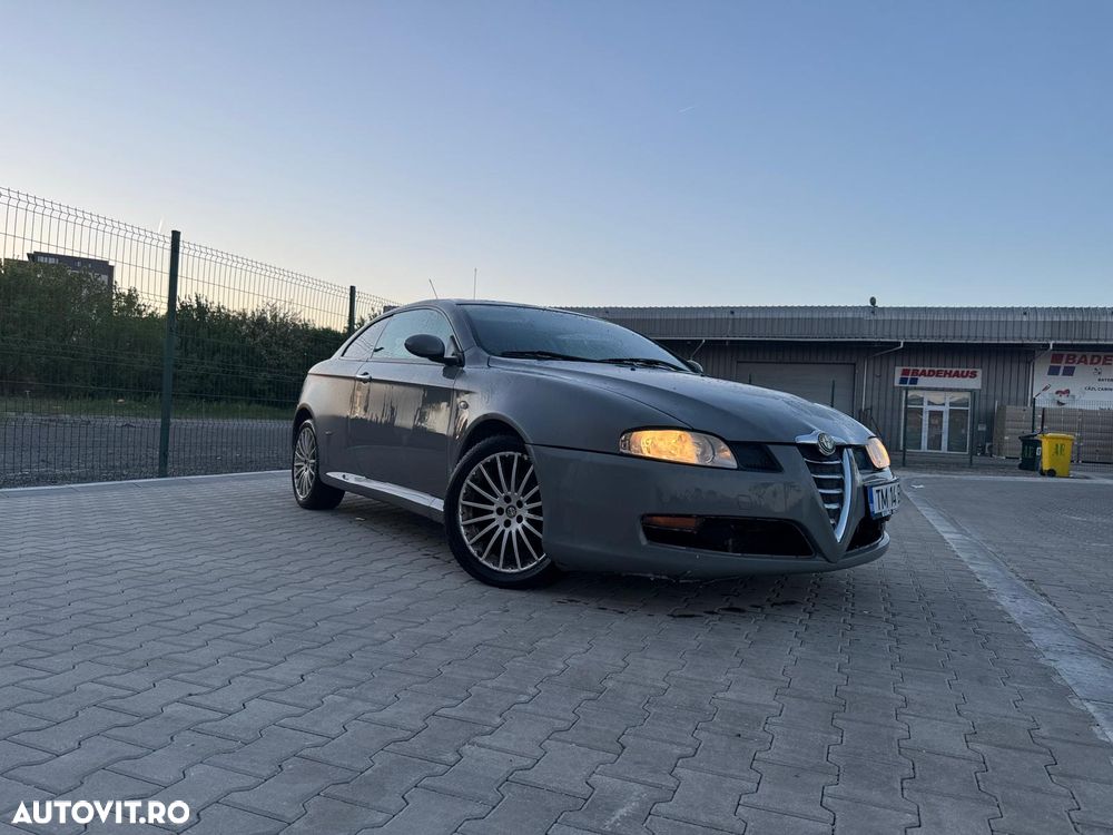 Alfa Romeo GT 1.9 Multijet Distinctive - 2