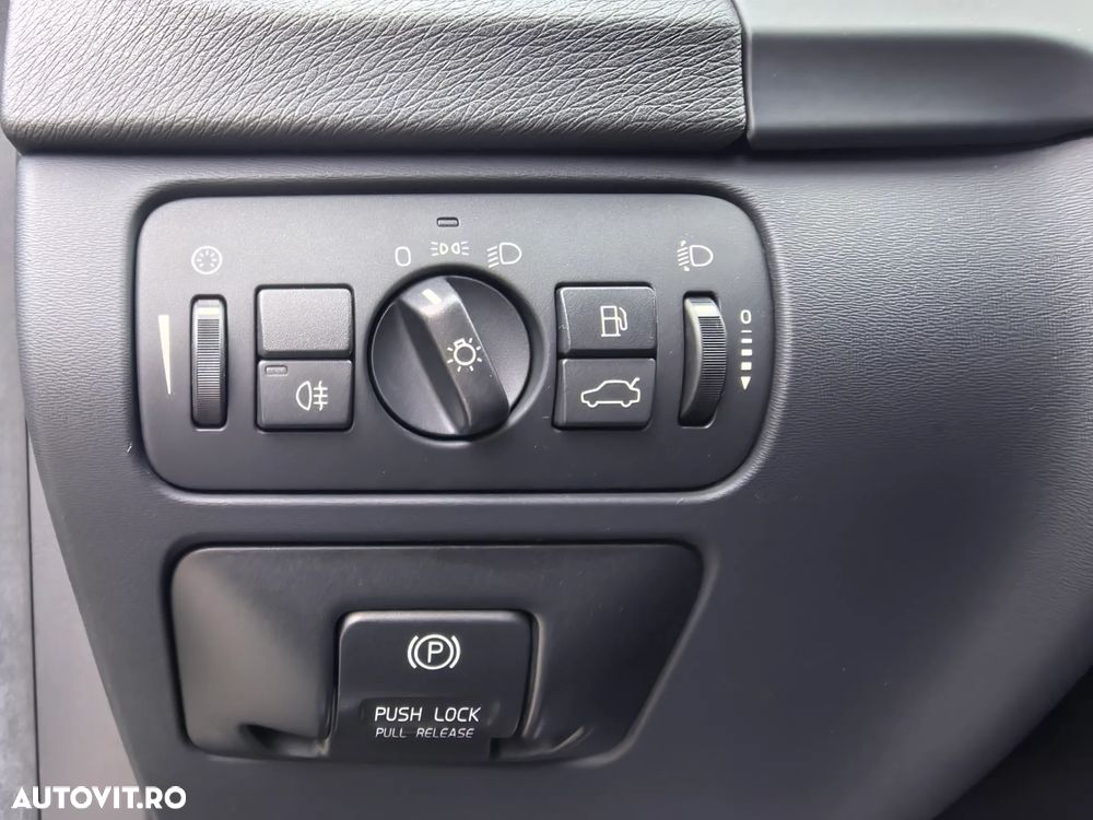 Volvo V60 D4 Geartronic Momentum - 20