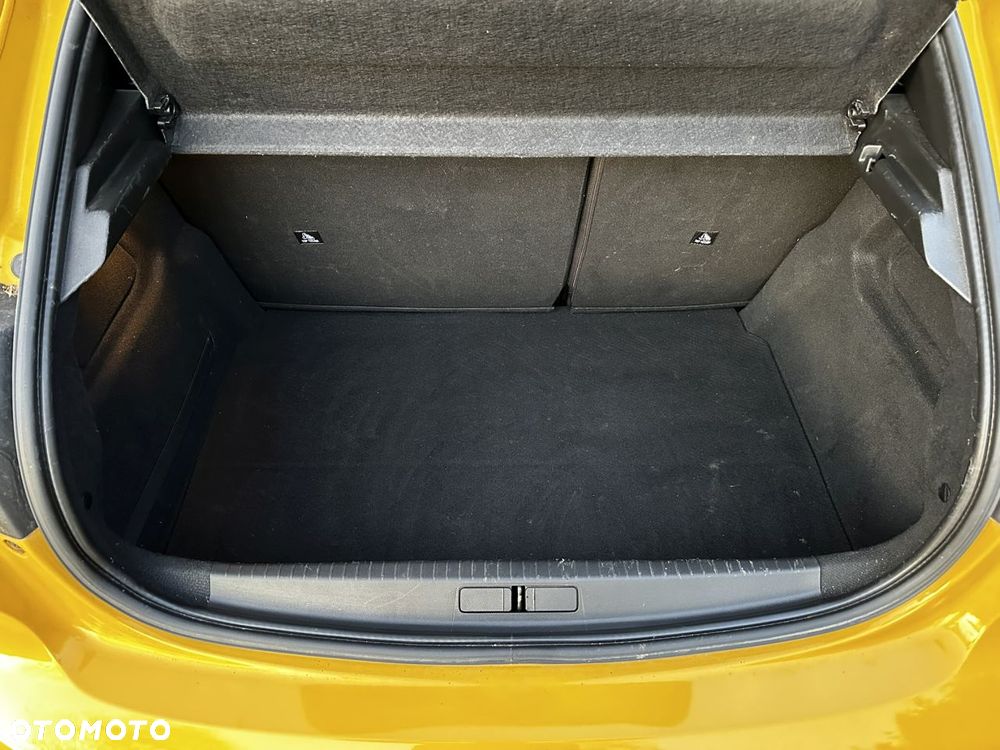 Peugeot 208 PureTech 100 GT - 28