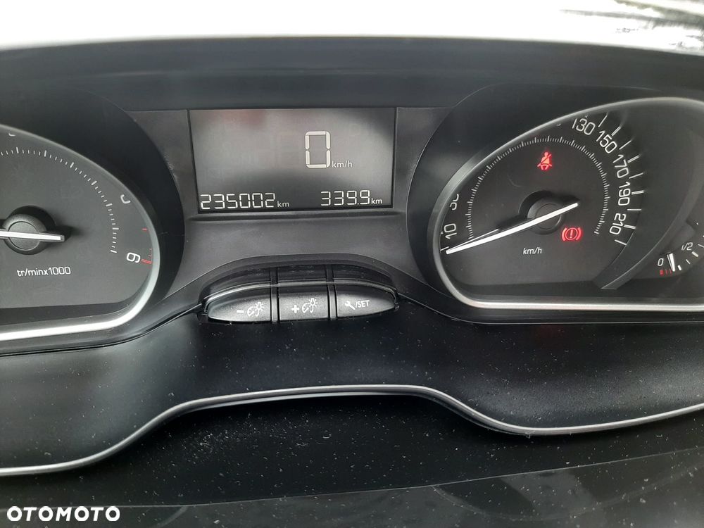 Peugeot 2008 1.5 BlueHDi Active S&S - 18