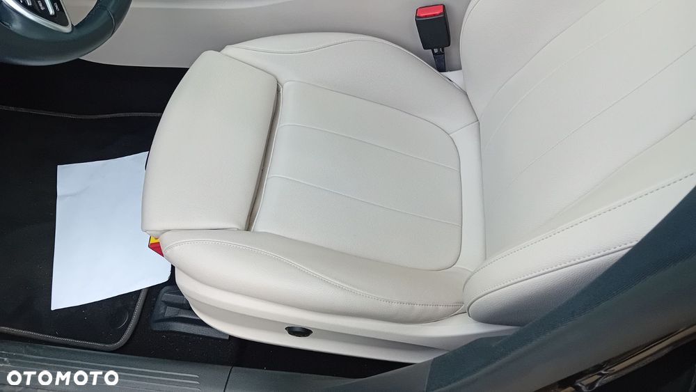 Mercedes-Benz CLA 200 d 4Matic 8G-DCT - 26