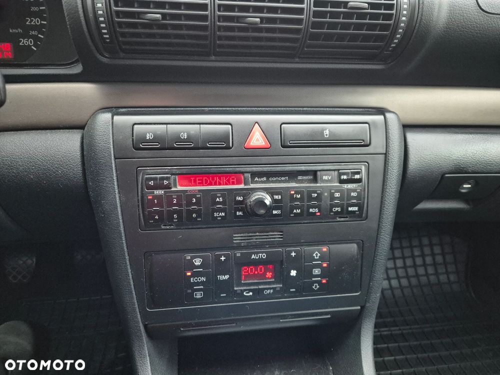 Audi A4 Limousine - 13