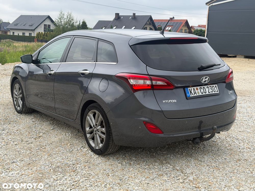 Hyundai i30 blue 1.6 CRDi Premium - 5