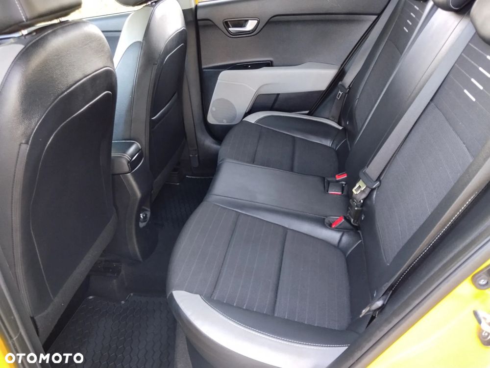 Kia Stonic - 22