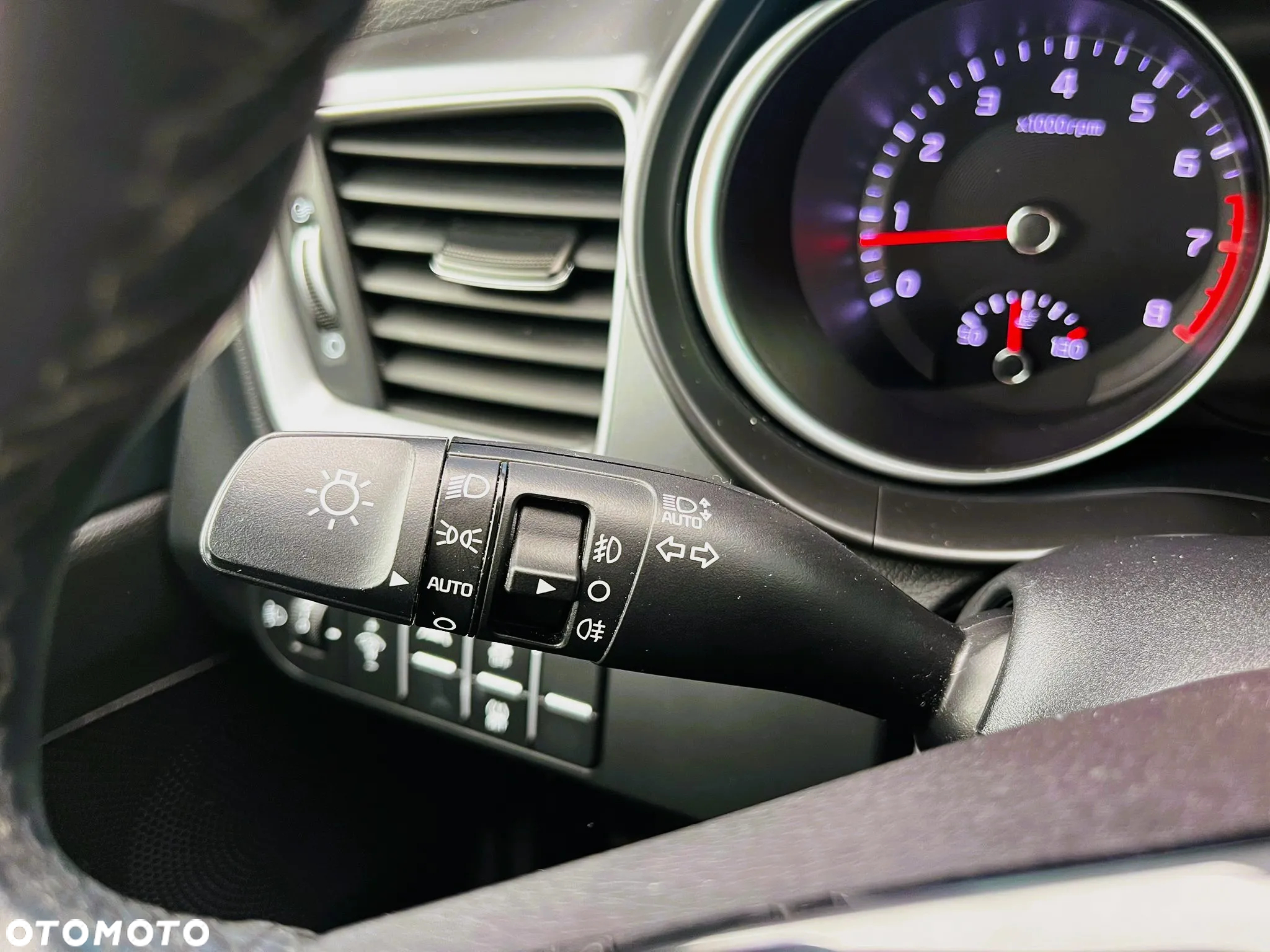 Kia XCeed 1.5 T-GDI M - 16