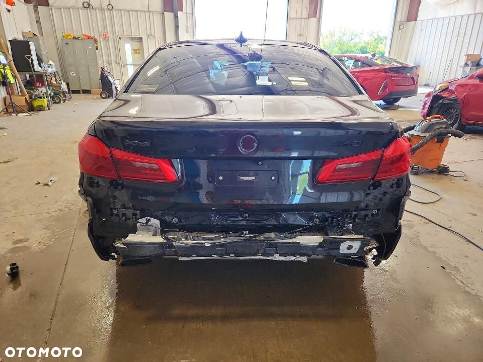 BMW Seria 5 540i xDrive Sport Line - 7