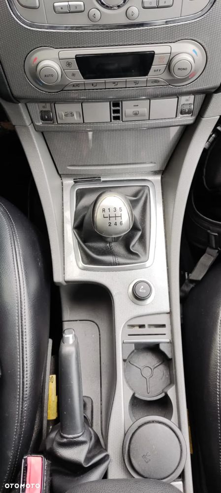 Ford Focus 2.0 TDCi DPF Titanium - 13