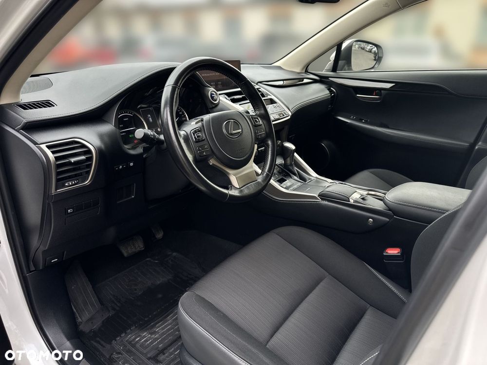 Lexus NX 300h Business Edition AWD - 9