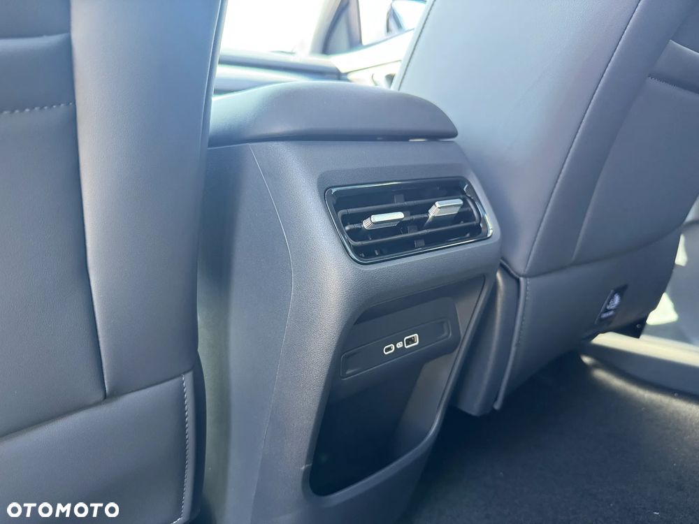 Geely Starray EM-i 1.5 PHEV Pro - 10