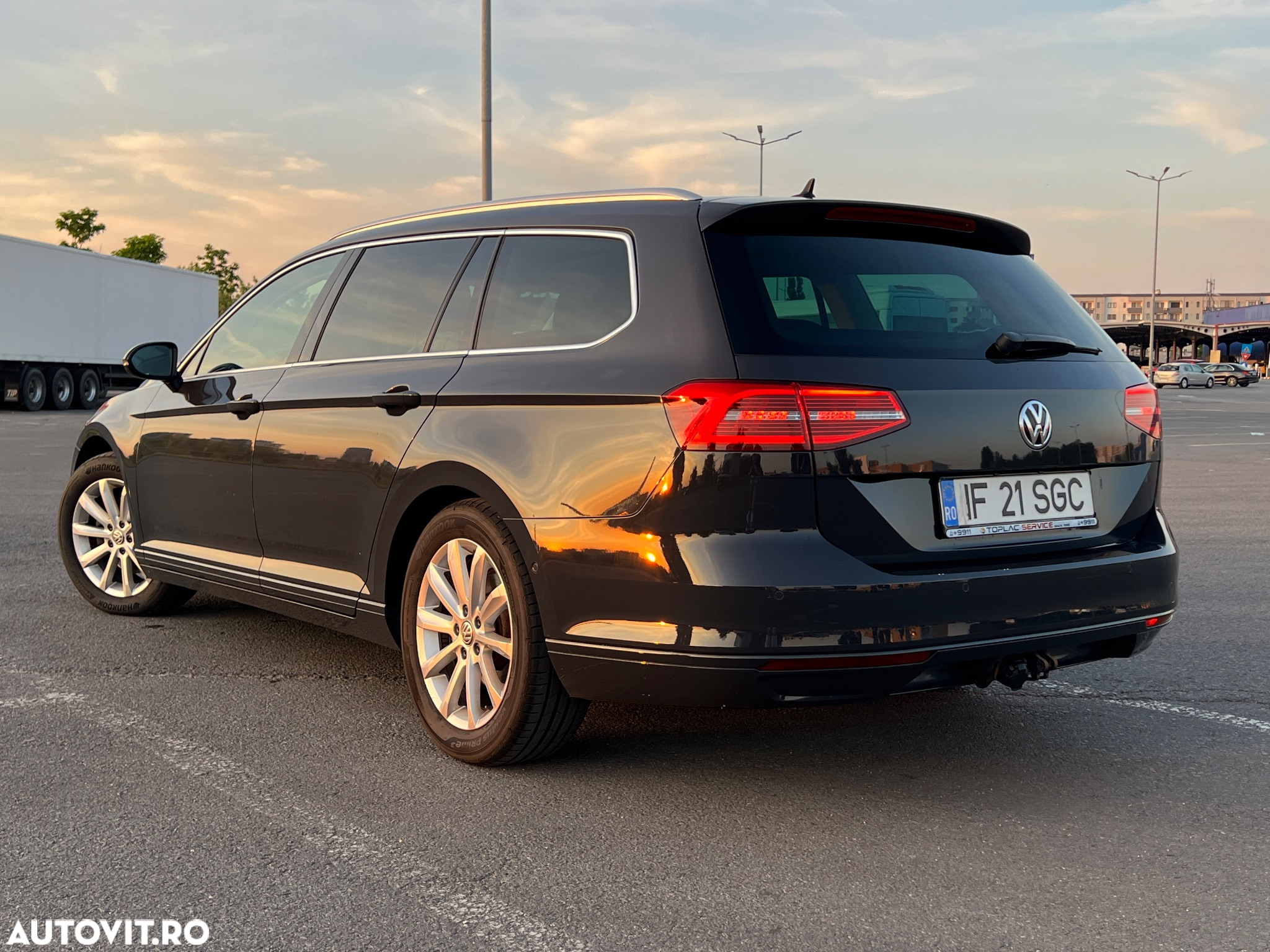 Volkswagen Passat Variant 1.6 TDI (BlueMotion Technology) DSG Comfortline - 4