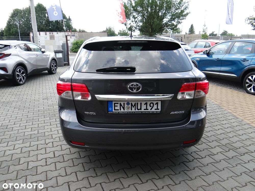 Toyota Avensis Touring Sports 1.8 Executive - 9
