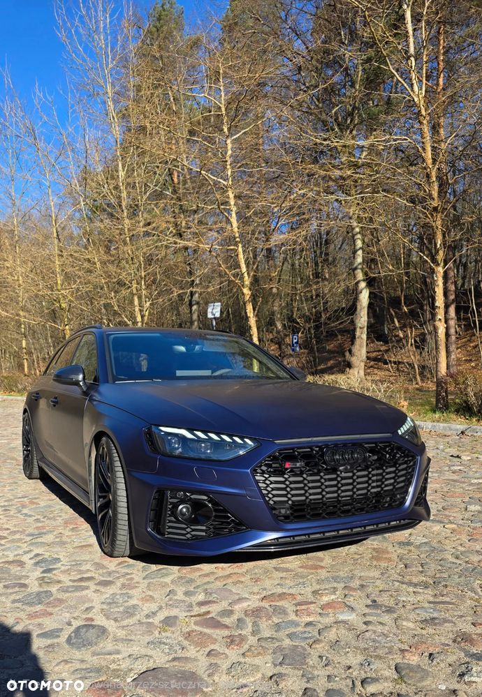 Audi RS4 Avant - 6