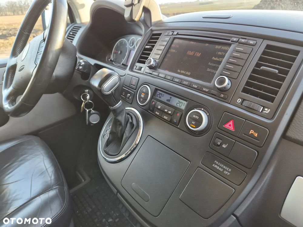 Volkswagen Multivan - 23