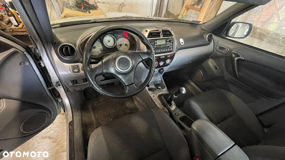 Toyota RAV4 2.0 D-4D 4x4 - 9