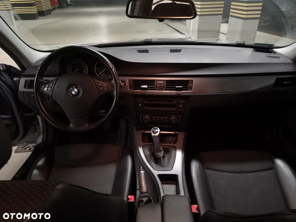 BMW Seria 3 318d DPF - 9