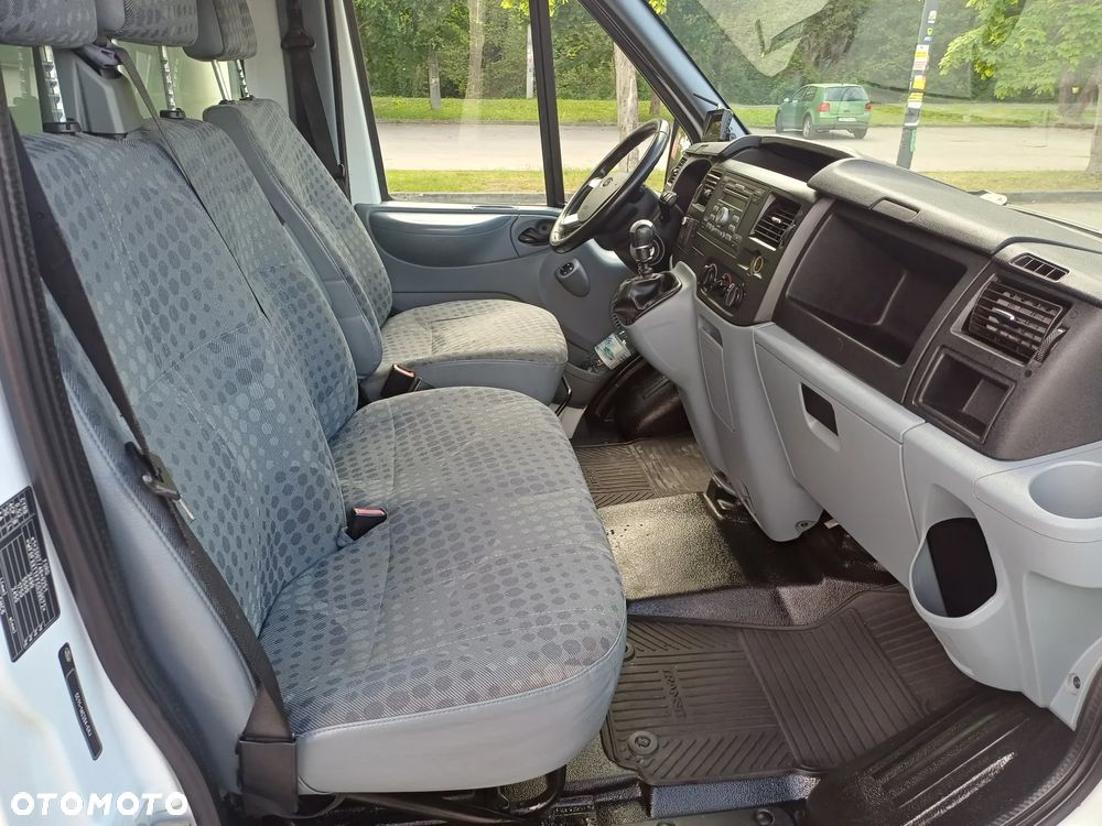 Ford Transit - 26