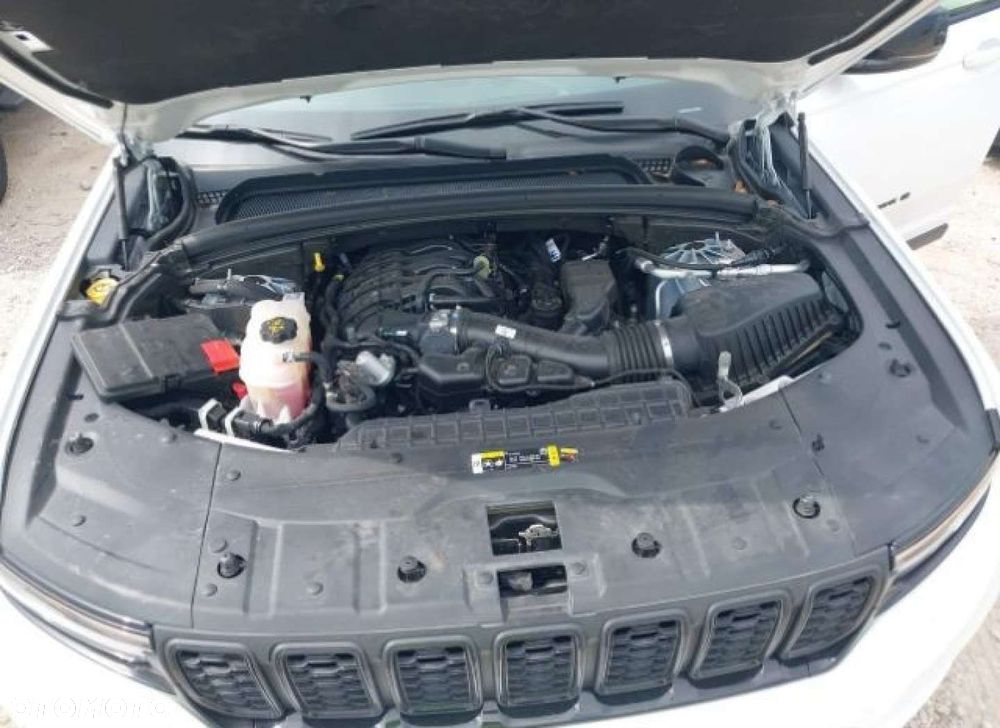 Jeep Grand Cherokee - 15
