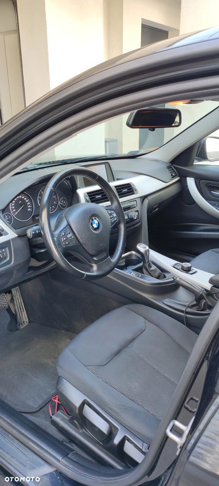 BMW Seria 3 316d - 5