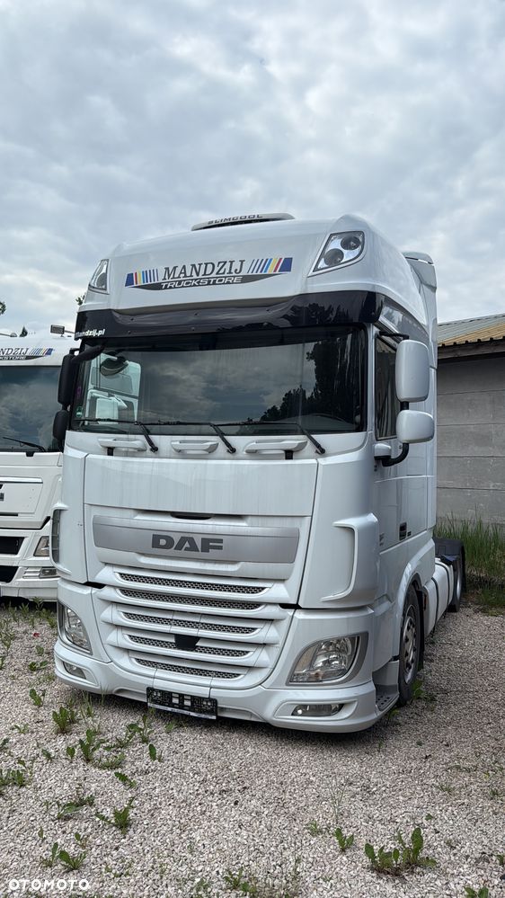 DAF XF460 SUPER SPACE CAB AUTOMAT STANDKLIMA LODÓWKA 2xALUTANK SPOJLERY SKÓRA LOW DECK MEGA EURO 6 2016r 960000km IGŁA - 2