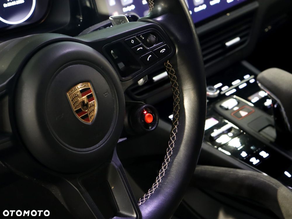 Porsche Cayenne Turbo GT - 23