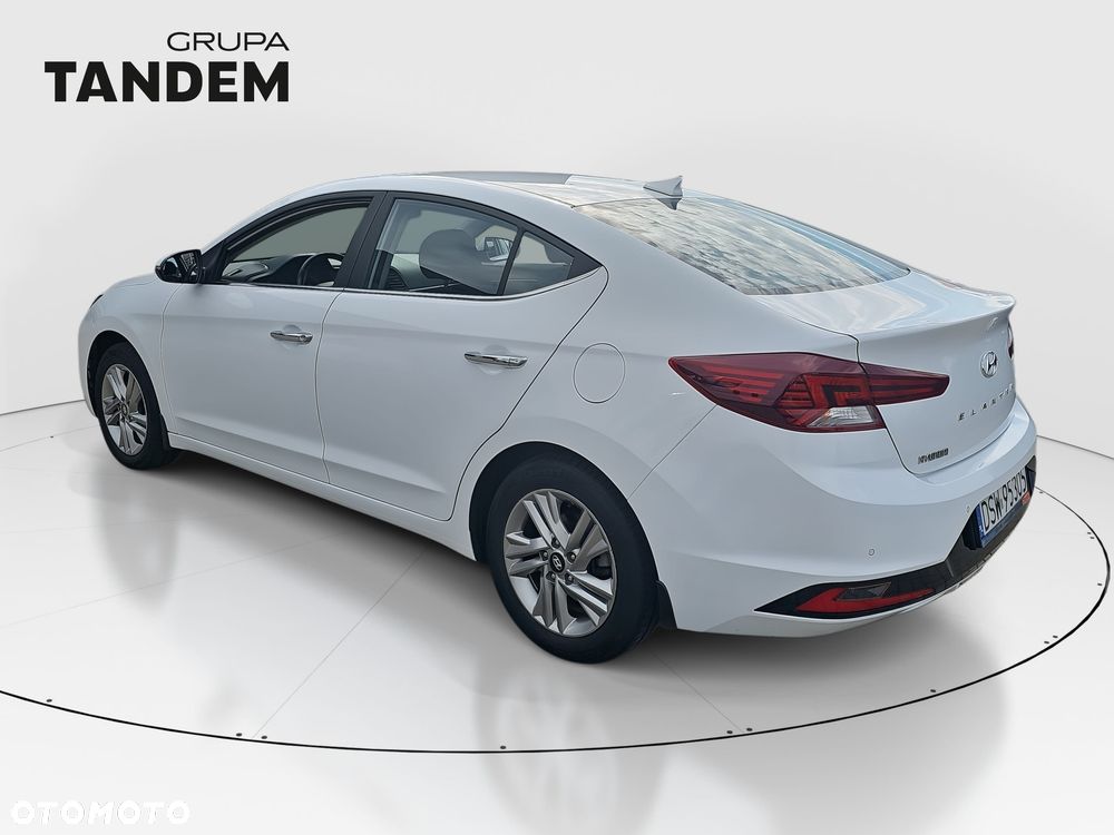 Hyundai Elantra 1.6 Comfort - 7