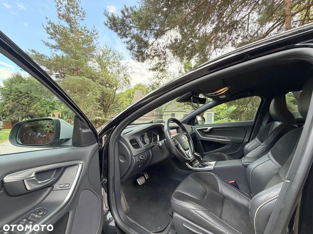 Volvo V60 D4 Geartronic R-Design - 14