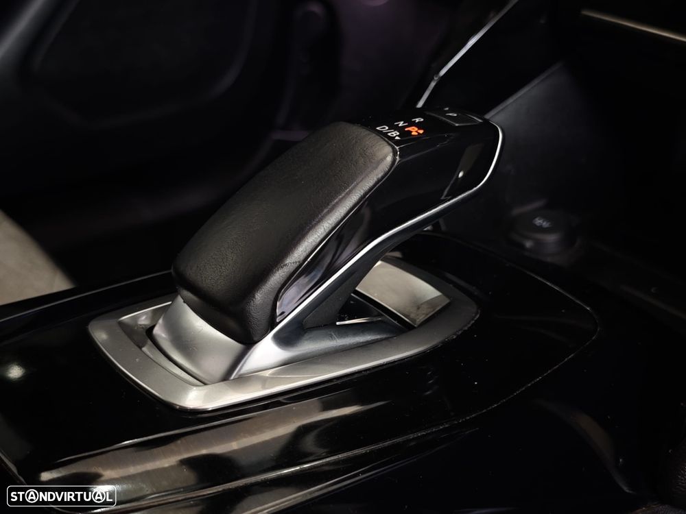 Peugeot e-2008 GT Pack - 41