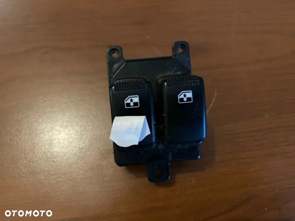 PANEL PRZEŁĄCZNIK SZYB KIA PICANTO I 621W05240