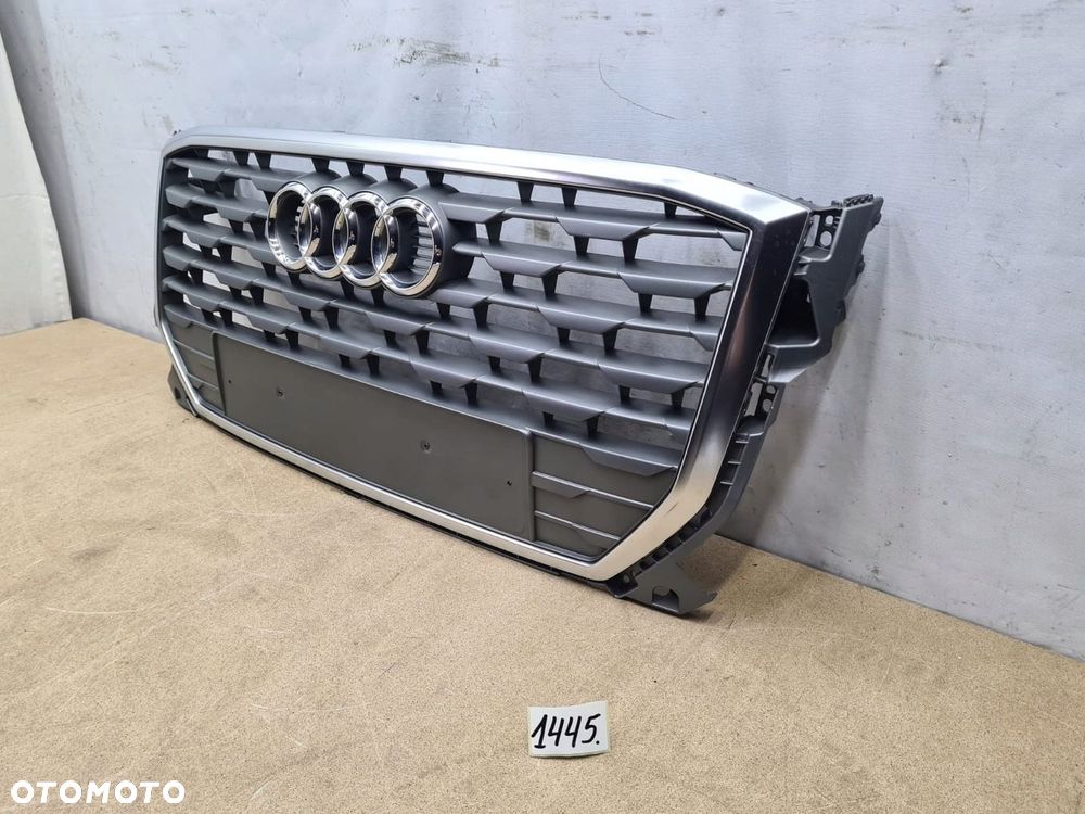 GRILL ATRAPA KRATKA PRZÓD AUDI Q2 81A853651 szary - 2
