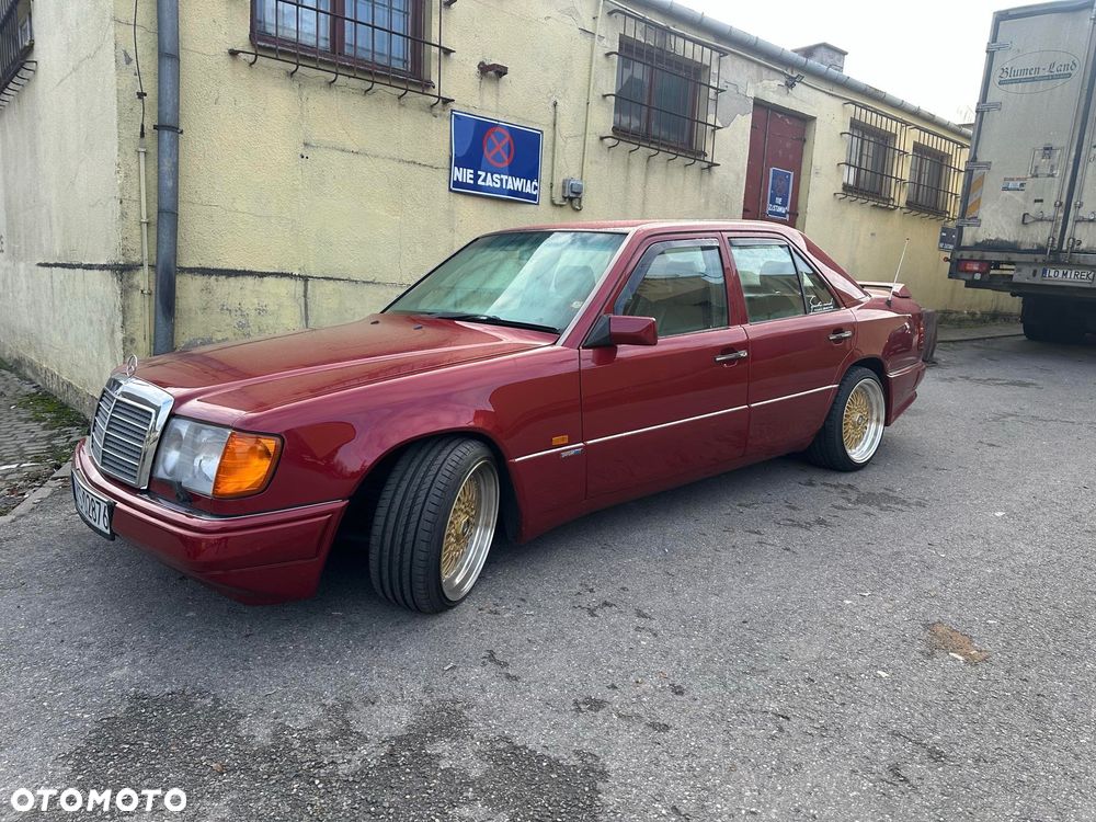 Mercedes-Benz Klasa E 300T E-24 - 7