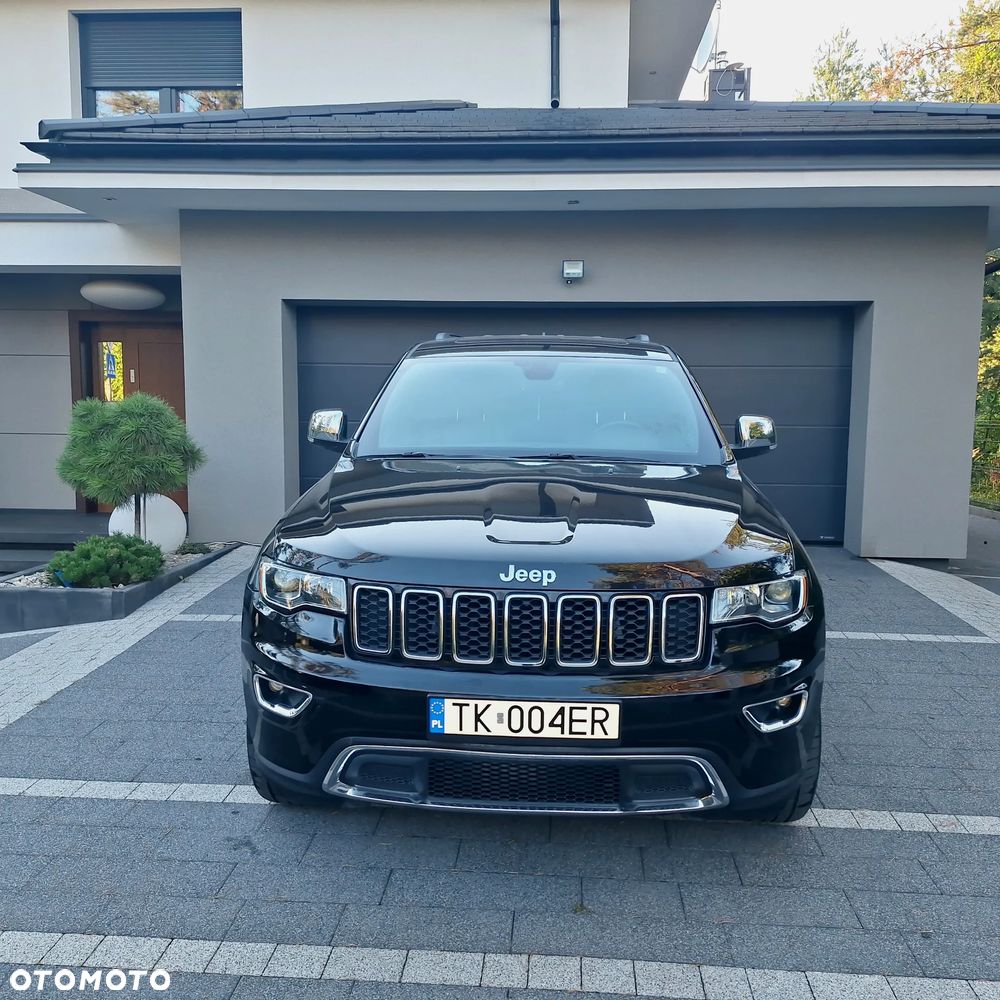 Jeep Grand Cherokee - 24