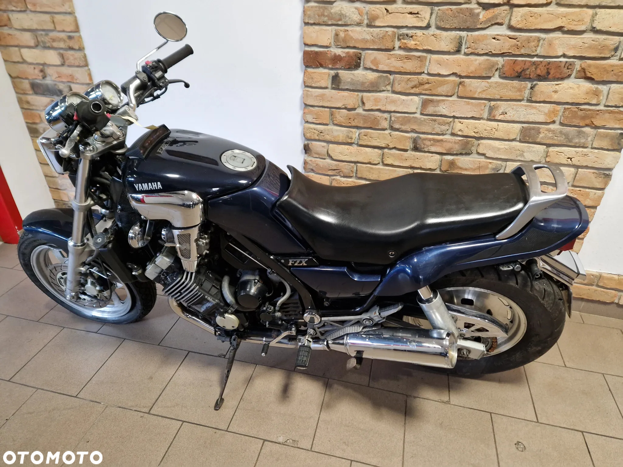 Yamaha FZX - 7