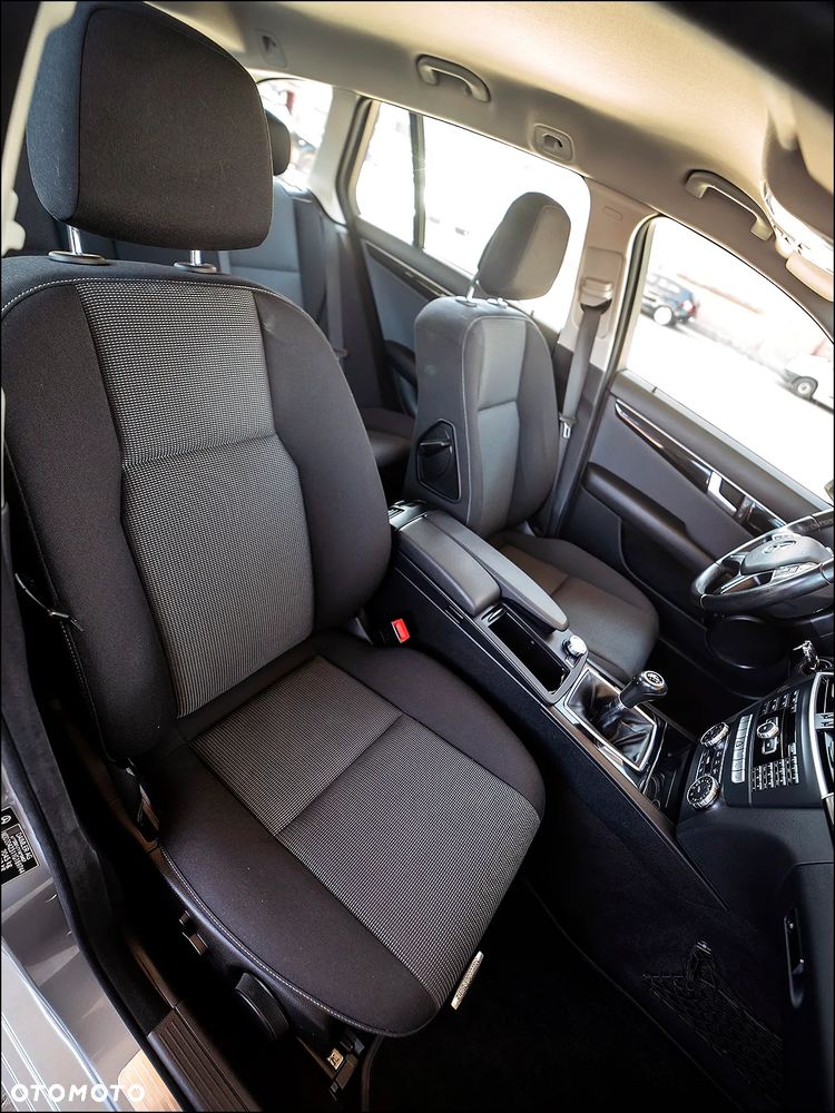 Mercedes-Benz Klasa C 180 (BlueEFFICIENCY) Elegance - 36
