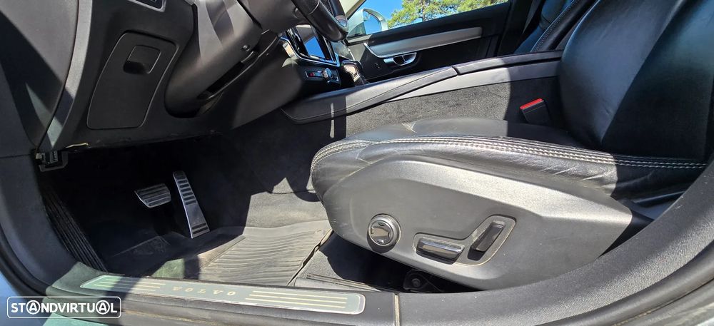 Volvo V90 Cross Country 2.0 D4 Pro AWD Geartronic - 16