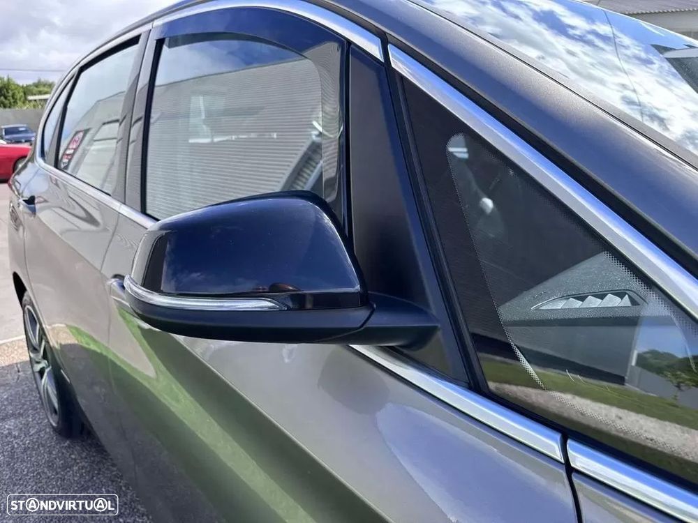 BMW 218 Active Tourer d Line Sport - 25
