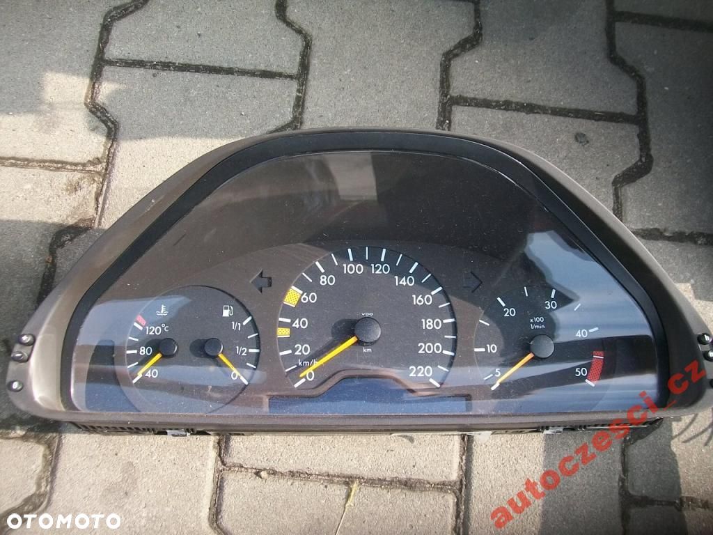 Licznik Mercedes W210 98 2.9TD 2105401248 - 1