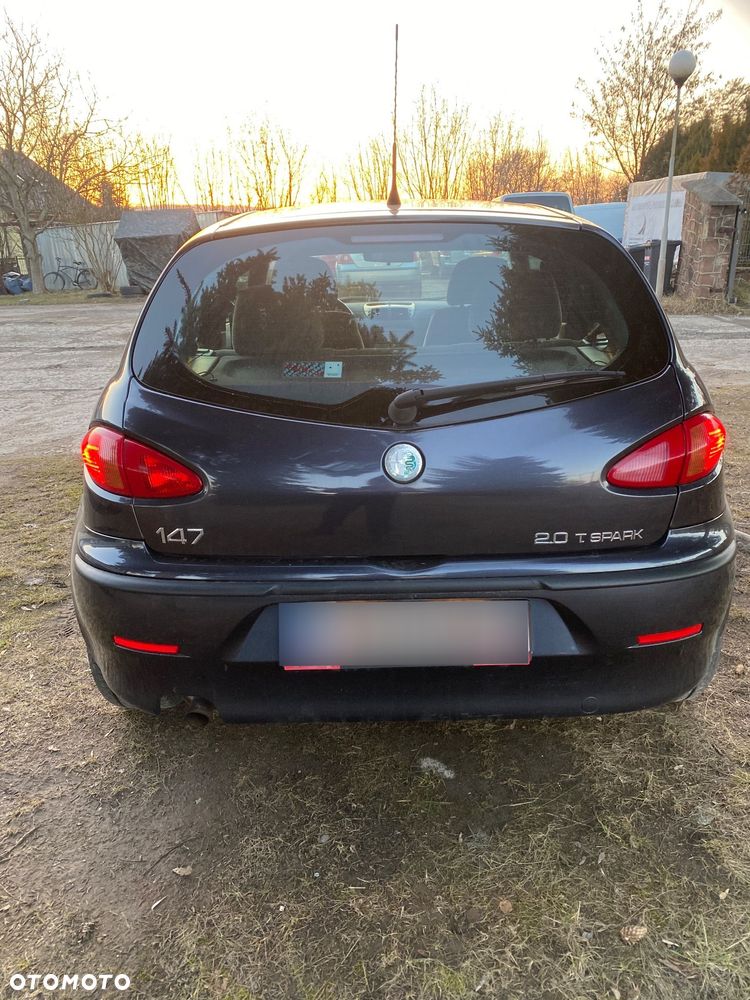Alfa Romeo 147 2.0 Twin Spark Distinctive - 8