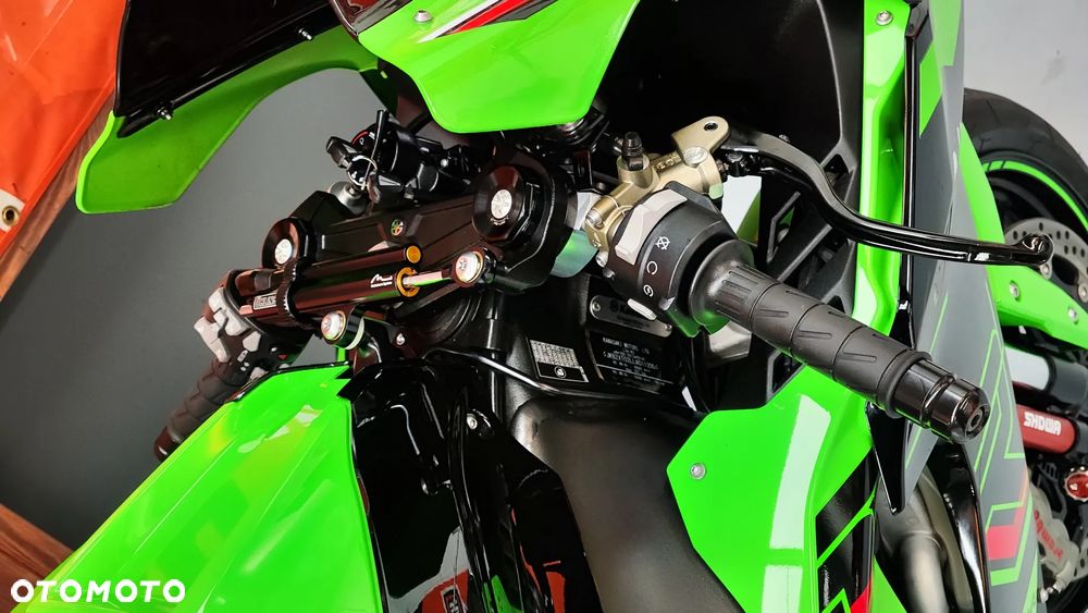 Kawasaki ZX - 19