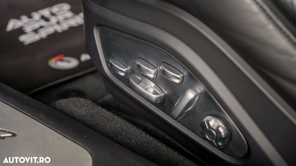 Porsche Panamera 4 E-Hybrid - 33