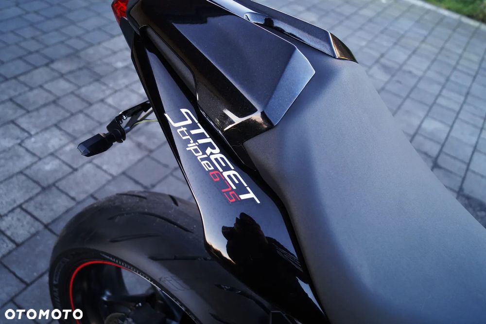 Triumph Street Triple - 16