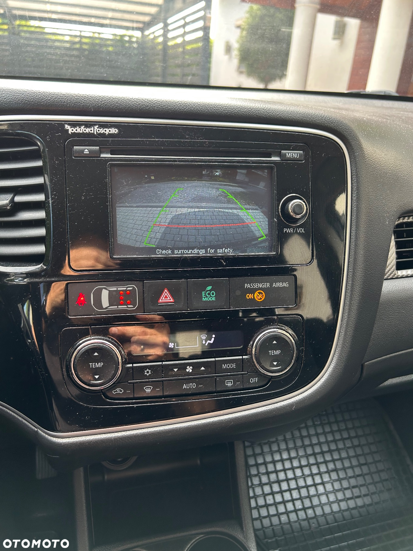 Mitsubishi Outlander 2.0 Instyle + 4WD CVT - 9