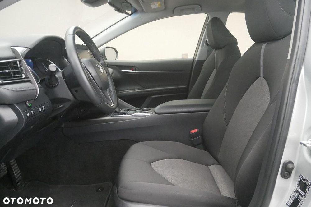 Toyota Camry 2.5 Hybrid Comfort CVT - 12
